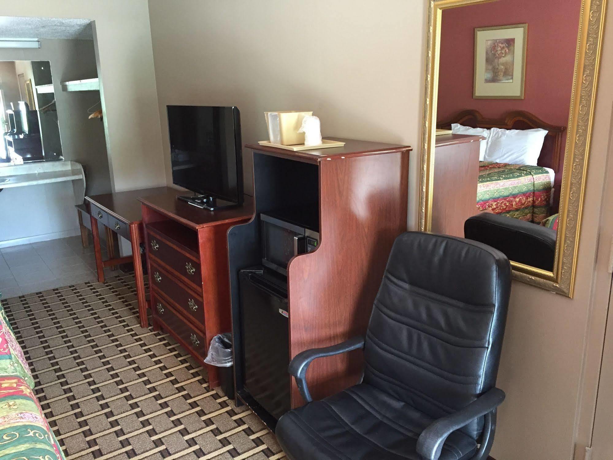 Americas Value Hotel 3*