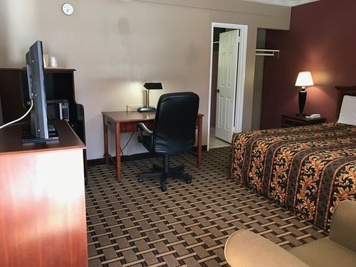 Americas Value Hotel